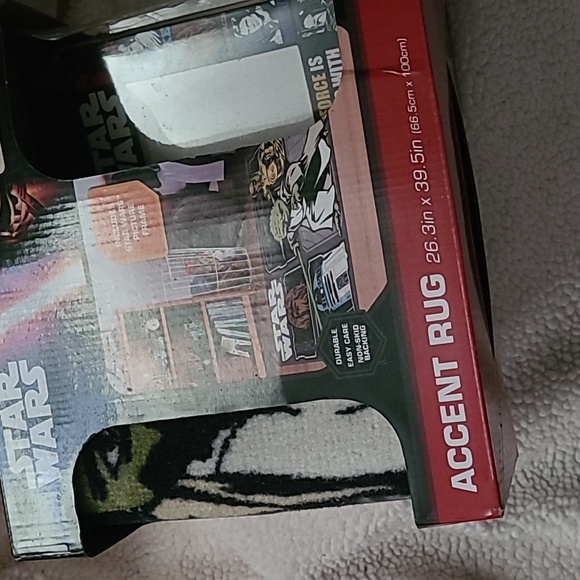 Star Wars Disney accent rug with picture frame New in box 26.3 by 39.5 - Picture 2 of 3